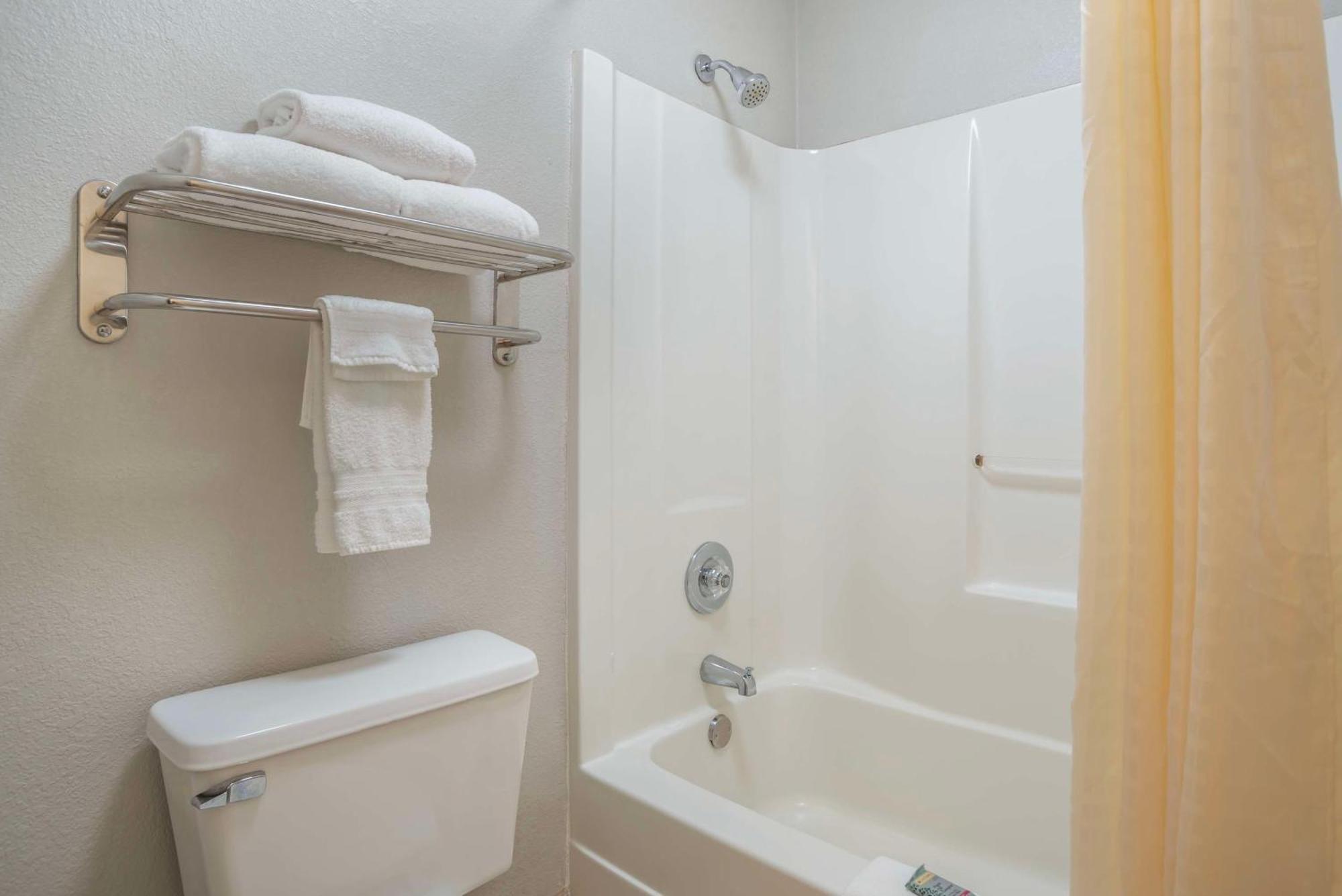 Best Western Andalusia Inn Екстериор снимка